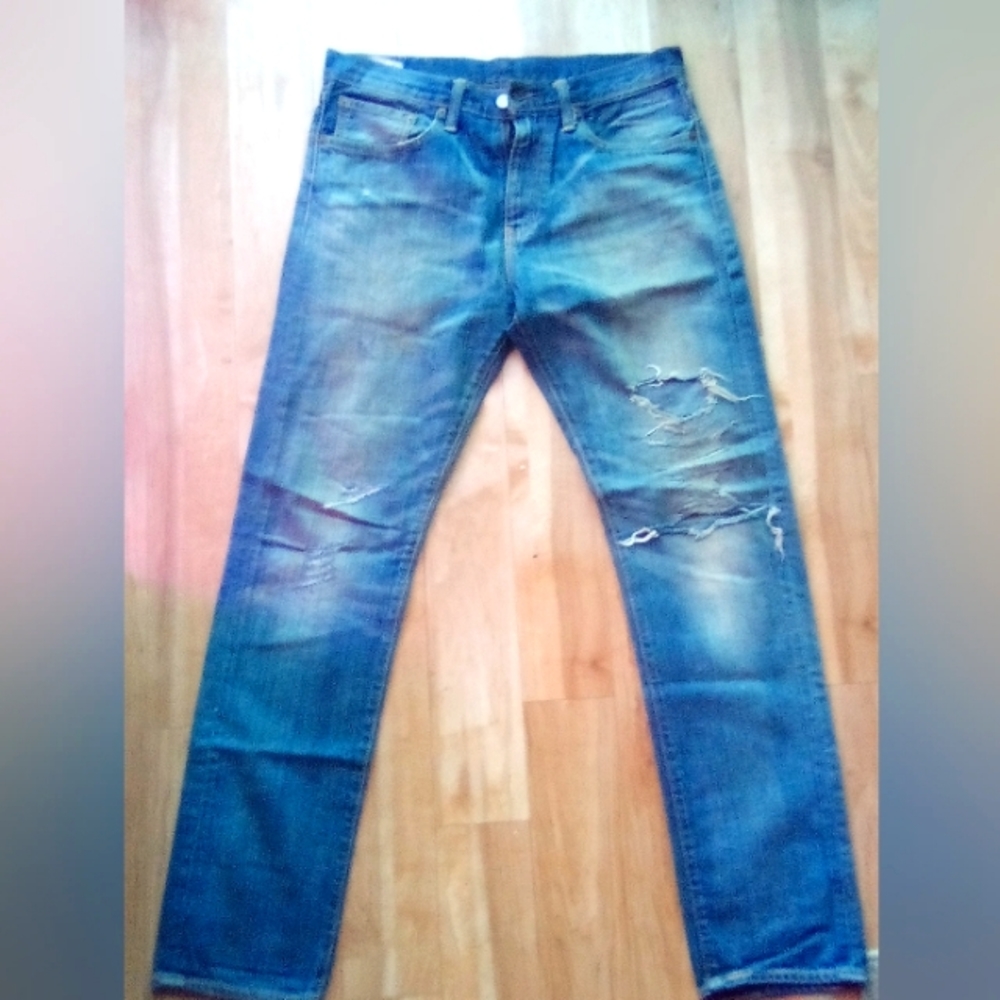 Men's Levi's denim little distressing